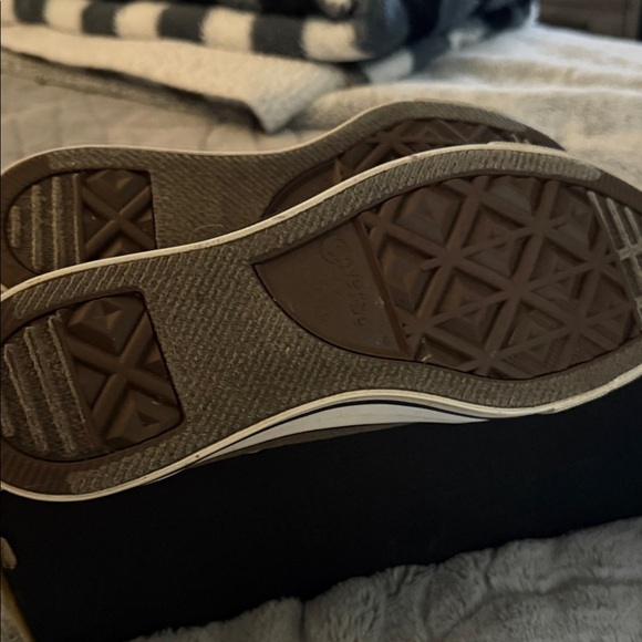 Converse Classic Brown Canvas Sneakers - Picture 3 of 4